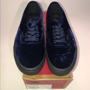 $55 VANS AUTHENTIC MEN/WOMEN BLUE/BLK SNEAKER SHOE